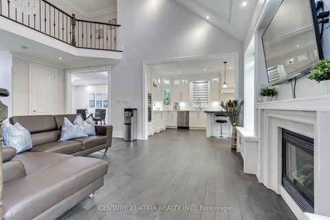 Photo 9 at 111 Zokol Drive, Bayview Northeast, Aurora