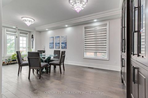 Photo 10 at 111 Zokol Drive, Bayview Northeast, Aurora