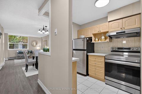 Photo 4 at 106 - 2500 Bridletowne Circle, L'Amoreaux, Toronto