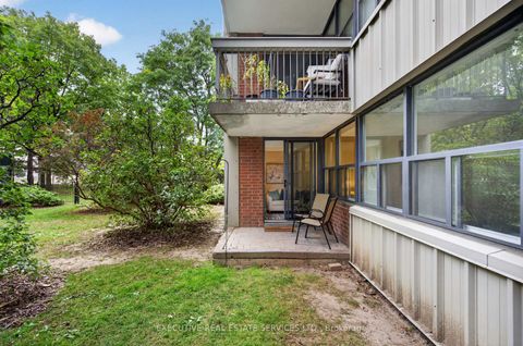Photo 14 at 106 - 2500 Bridletowne Circle, L'Amoreaux, Toronto