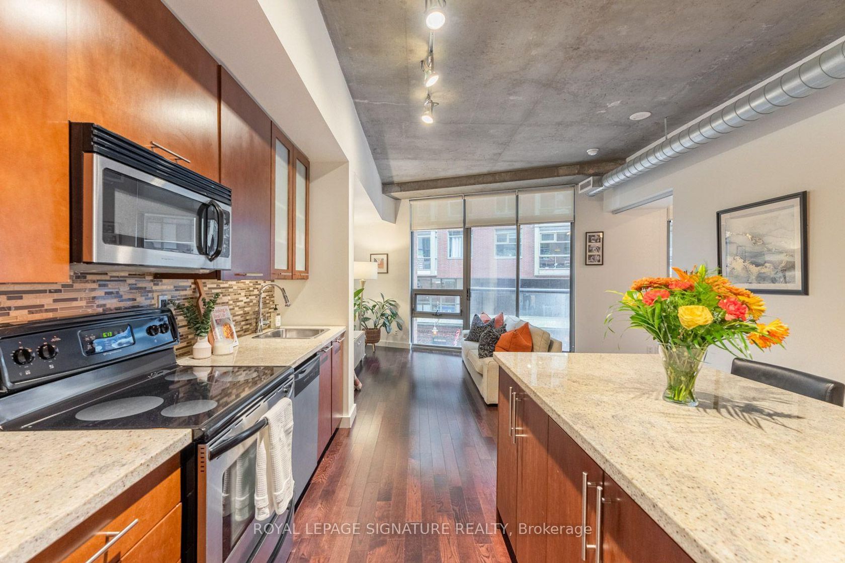 210 - 33 Mill Street, Waterfront Communities C8, Toronto 