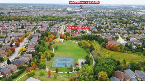 Photo 1 at 124 Shaftsbury Avenue, Westbrook, Richmond Hill