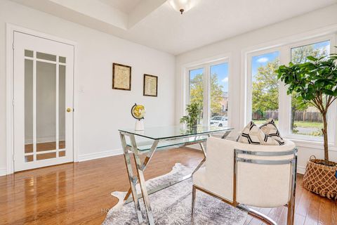 Photo 7 at 124 Shaftsbury Avenue, Westbrook, Richmond Hill