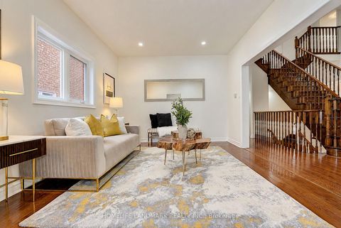 Photo 8 at 124 Shaftsbury Avenue, Westbrook, Richmond Hill