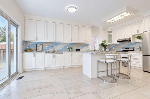 Photo 16 at 124 Shaftsbury Avenue, Westbrook, Richmond Hill