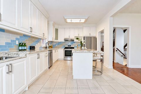Photo 19 at 124 Shaftsbury Avenue, Westbrook, Richmond Hill