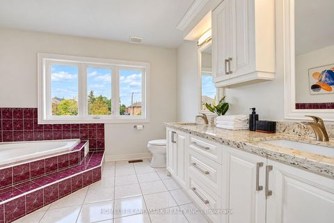 Photo 30 at 124 Shaftsbury Avenue, Westbrook, Richmond Hill