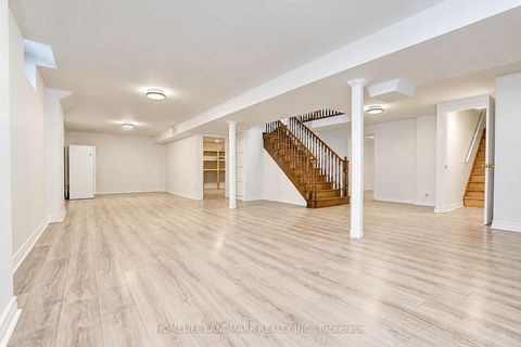 Photo 42 at 124 Shaftsbury Avenue, Westbrook, Richmond Hill
