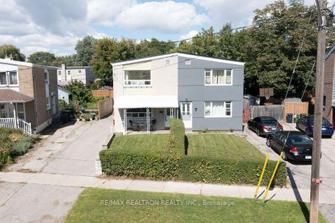 Photo 3 at 68 Chelwood Road, Ionview, Toronto