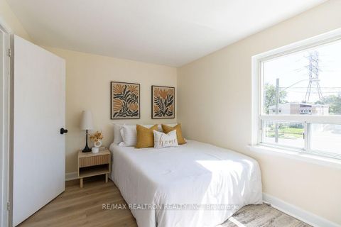 Photo 19 at 68 Chelwood Road, Ionview, Toronto