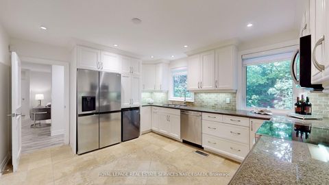 Photo 13 at 15 Farrington Drive, Windfields, Toronto