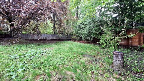 Photo 23 at 15 Farrington Drive, Windfields, Toronto