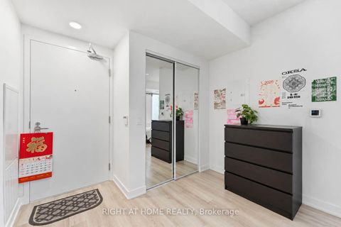 Photo 3 at 416 - 121 St Patrick Street, Chinatown, Toronto