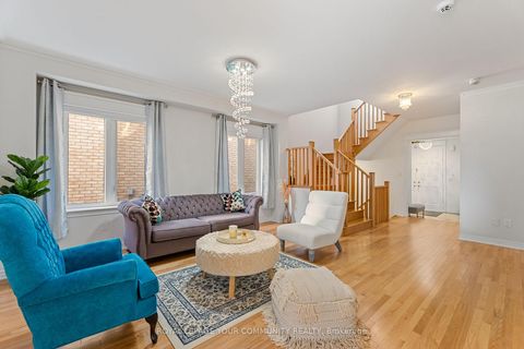 Photo 7 at 7 Sundew Lane, Oak Ridges Lake Wilcox, Richmond Hill