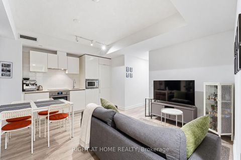 Photo 5 at 803 - 238 Simcoe Street, Chinatown, Toronto