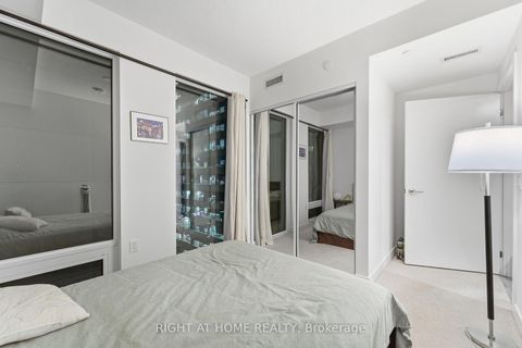Photo 10 at 803 - 238 Simcoe Street, Chinatown, Toronto
