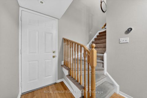 Photo 4 at 29 - 42 Pinery Trail, Malvern, Toronto