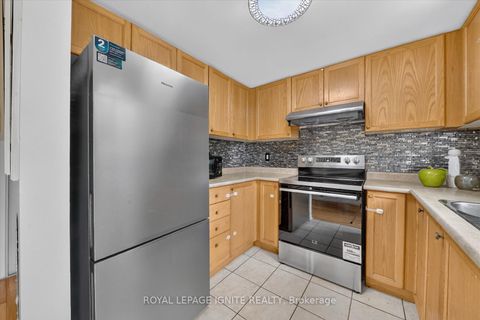 Photo 8 at 29 - 42 Pinery Trail, Malvern, Toronto