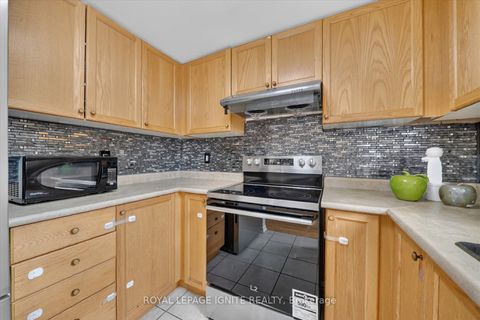 Photo 10 at 29 - 42 Pinery Trail, Malvern, Toronto