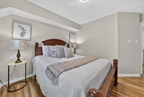 Photo 16 at 29 - 42 Pinery Trail, Malvern, Toronto