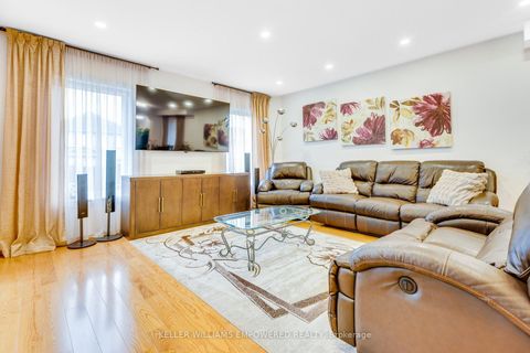 Photo 5 at 134 Queen Isabella Crescent, Vellore Village, Vaughan