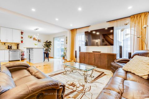 Photo 6 at 134 Queen Isabella Crescent, Vellore Village, Vaughan