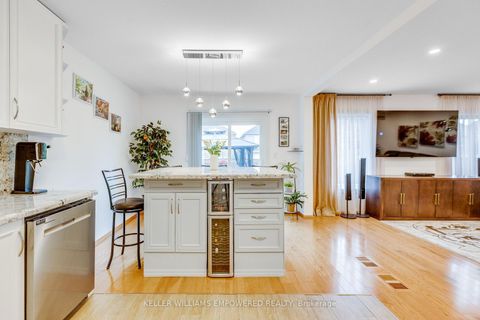 Photo 9 at 134 Queen Isabella Crescent, Vellore Village, Vaughan