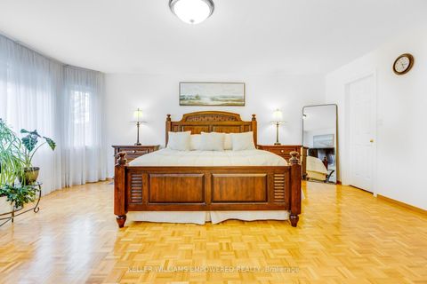 Photo 14 at 134 Queen Isabella Crescent, Vellore Village, Vaughan