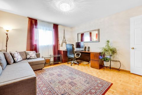 Photo 19 at 134 Queen Isabella Crescent, Vellore Village, Vaughan