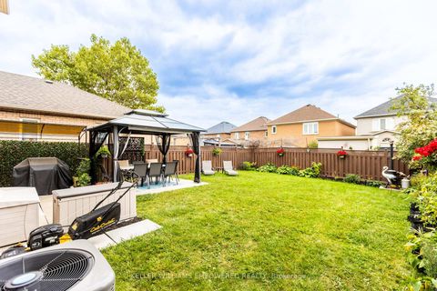 Photo 31 at 134 Queen Isabella Crescent, Vellore Village, Vaughan