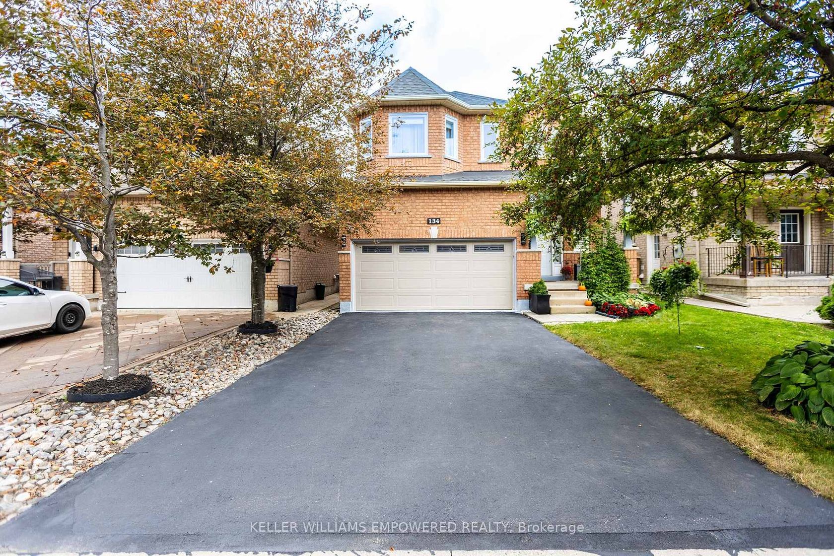 134 Queen Isabella Crescent, Vellore Village, Vaughan photo number 2