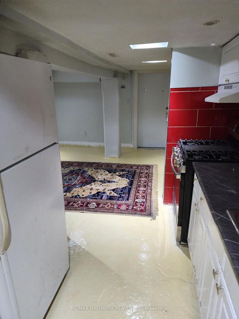 Photo 12 at 837 Gladstone Avenue, Junction, Toronto