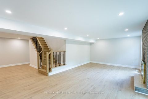 Photo 27 at 22 Heathview Avenue, Bayview Village, Toronto
