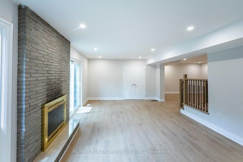 Photo 29 at 22 Heathview Avenue, Bayview Village, Toronto