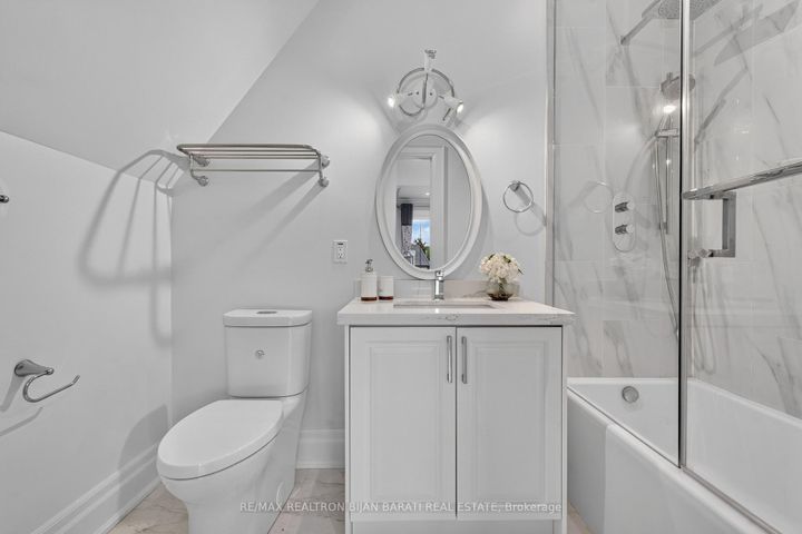 Photo 34 at 10 Bayberry Crescent, Bayview Village, Toronto