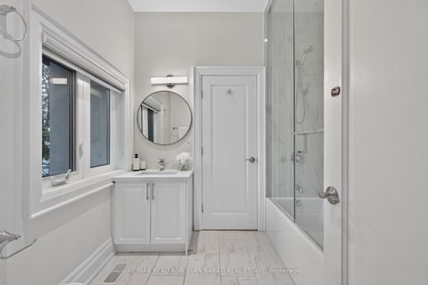 Photo 32 at 10 Bayberry Crescent, Bayview Village, Toronto