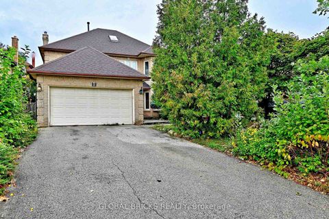 Photo 1 at 8 Elmsley Drive, Observatory, Richmond Hill