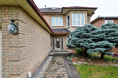 Photo 3 at 8 Elmsley Drive, Observatory, Richmond Hill