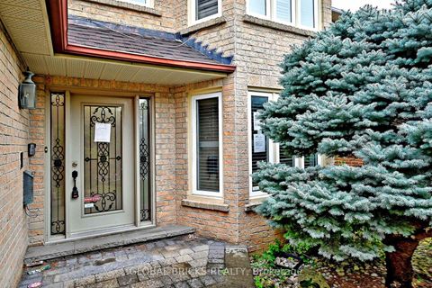 Photo 4 at 8 Elmsley Drive, Observatory, Richmond Hill