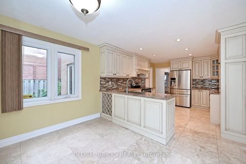 Photo 12 at 8 Elmsley Drive, Observatory, Richmond Hill
