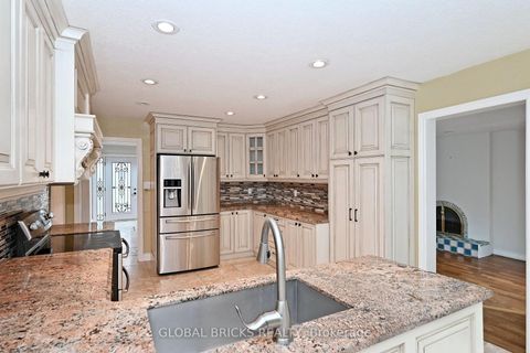 Photo 14 at 8 Elmsley Drive, Observatory, Richmond Hill