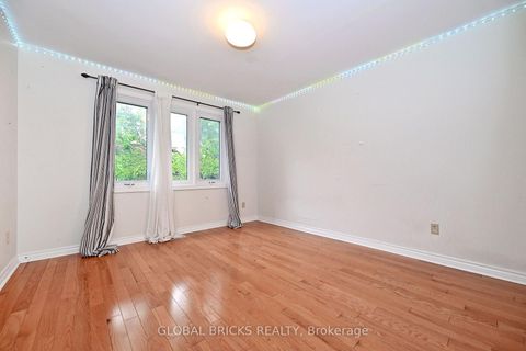 Photo 33 at 8 Elmsley Drive, Observatory, Richmond Hill