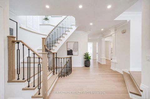 Photo 2 at 225 Olive Avenue S, Willowdale East, Toronto