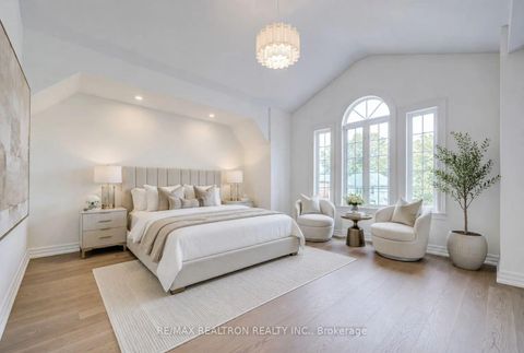 Photo 20 at 225 Olive Avenue S, Willowdale East, Toronto