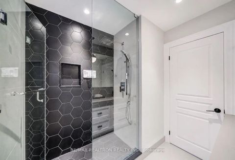 Photo 21 at 225 Olive Avenue S, Willowdale East, Toronto
