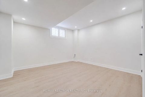 Photo 34 at 225 Olive Avenue S, Willowdale East, Toronto