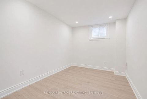 Photo 36 at 225 Olive Avenue S, Willowdale East, Toronto