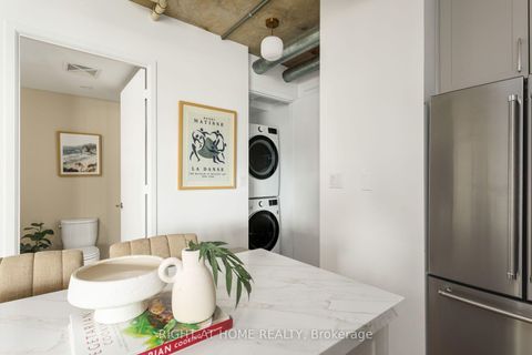 Photo 14 at 805 - 533 Richmond Street W, Waterfront Communities C1, Toronto