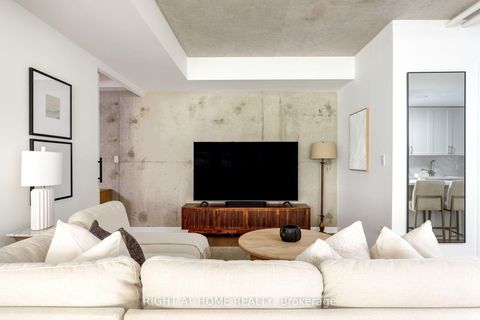 Photo 18 at 805 - 533 Richmond Street W, Waterfront Communities C1, Toronto