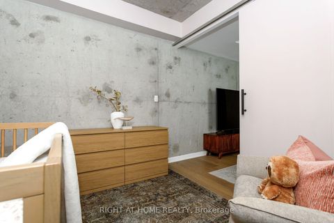 Photo 22 at 805 - 533 Richmond Street W, Waterfront Communities C1, Toronto